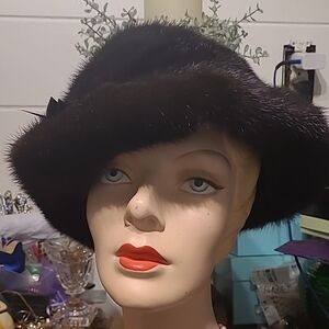 Elegant  Dark Brown Mink Fur Hat Vintage 60s 70s